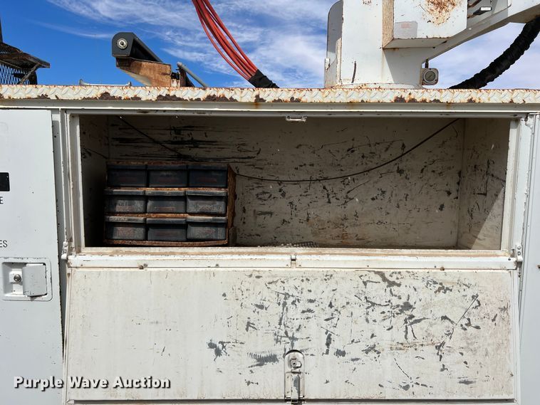 image for item DP0026 1991 International 4600  bucket truck