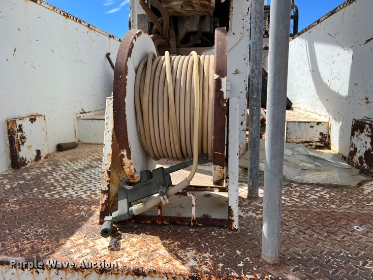 image for item DP0026 1991 International 4600  bucket truck