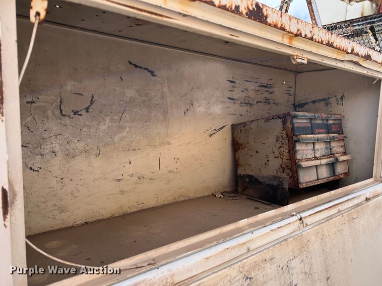 image for item DP0026 1991 International 4600  bucket truck