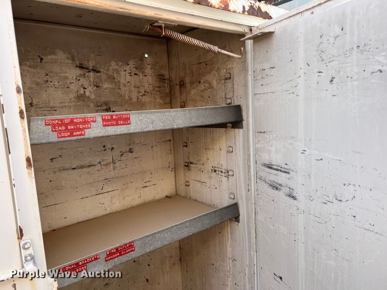 image for item DP0026 1991 International 4600  bucket truck