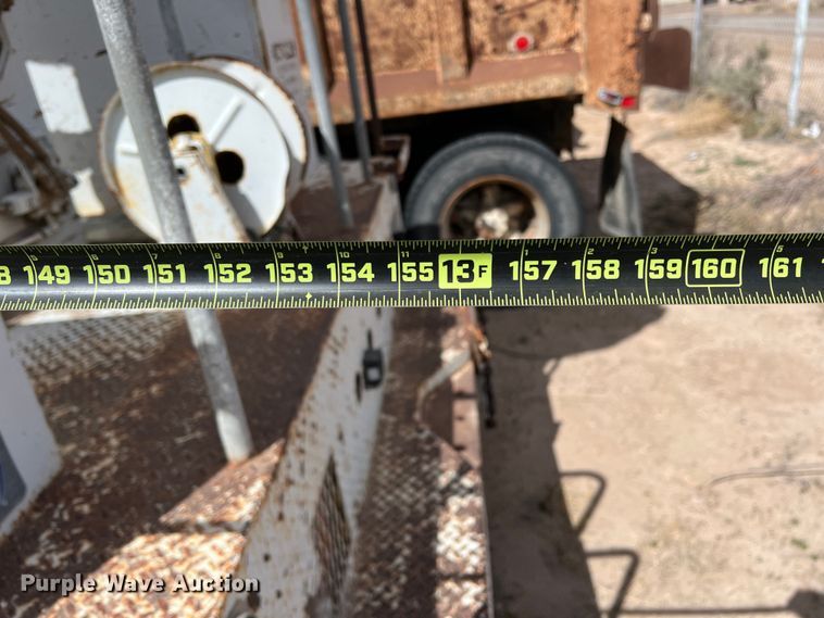 image for item DP0026 1991 International 4600  bucket truck