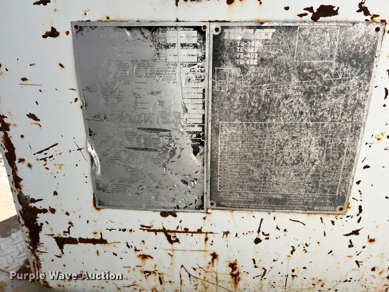 image for item DP0026 1991 International 4600  bucket truck