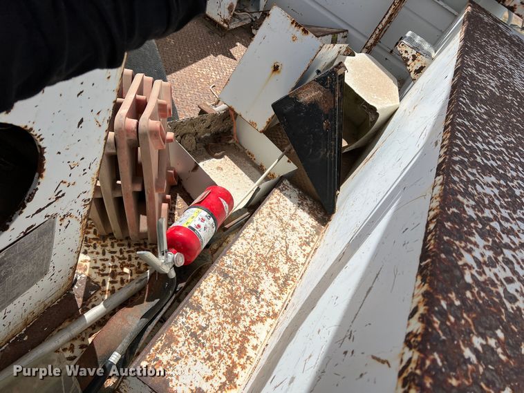 image for item DP0026 1991 International 4600  bucket truck