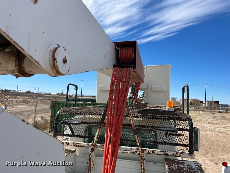 image for item DP0026 1991 International 4600  bucket truck