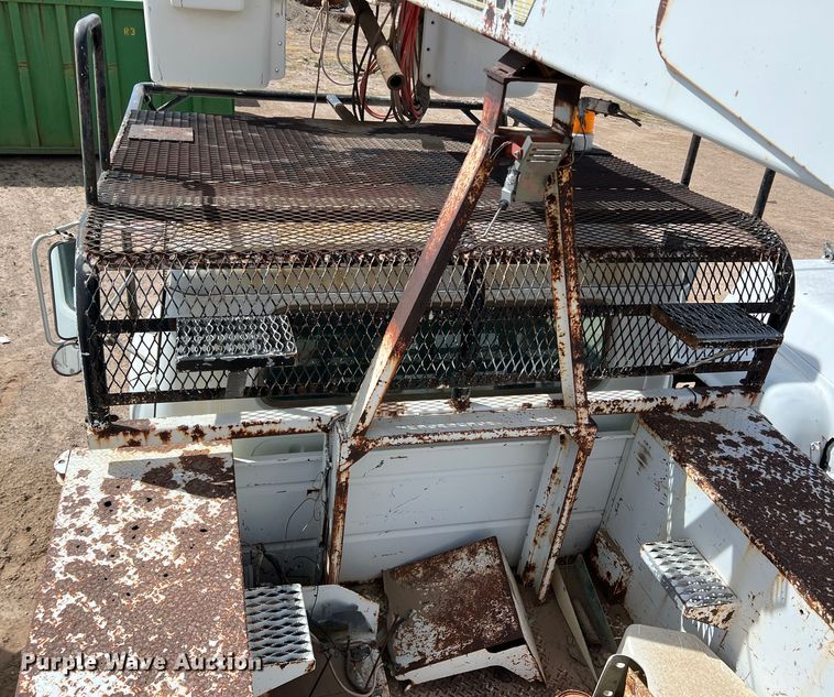 image for item DP0026 1991 International 4600  bucket truck