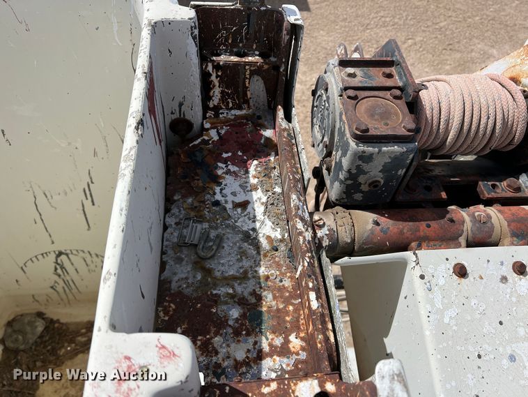 image for item DP0026 1991 International 4600  bucket truck