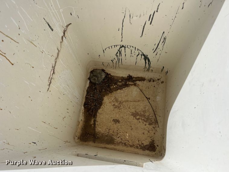 image for item DP0026 1991 International 4600  bucket truck