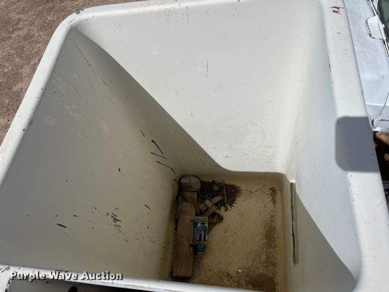 image for item DP0026 1991 International 4600  bucket truck