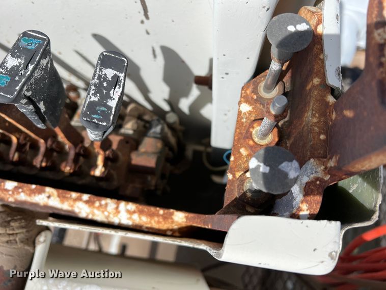 image for item DP0026 1991 International 4600  bucket truck