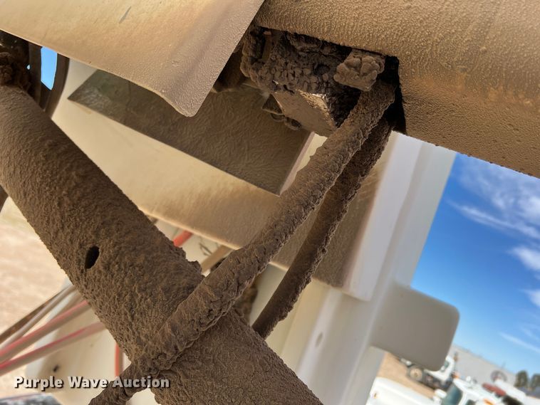 image for item DP0026 1991 International 4600  bucket truck