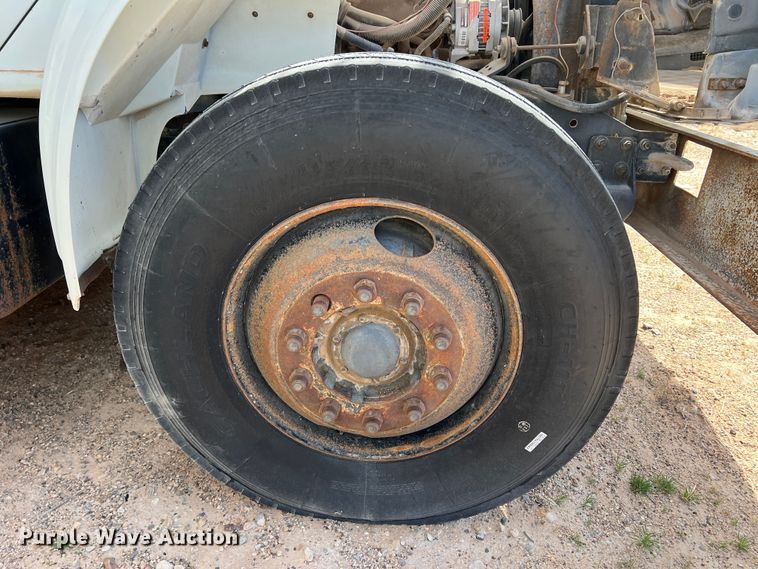 image for item DP0026 1991 International 4600  bucket truck