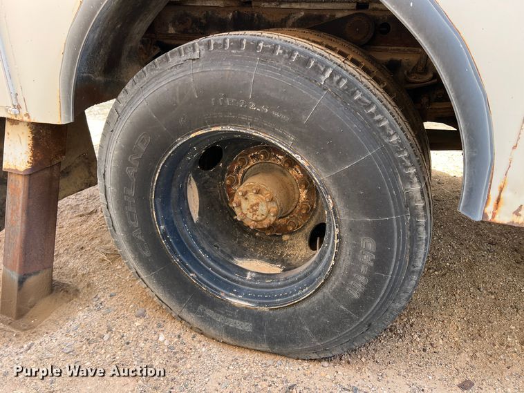 image for item DP0026 1991 International 4600  bucket truck