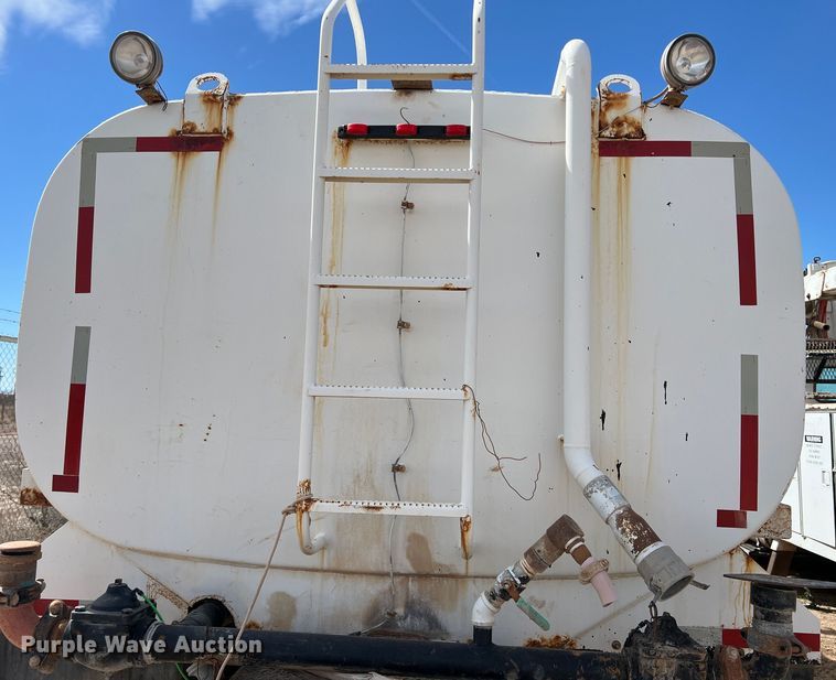 image for item DP0027 2001 Mack RD688S  water truck