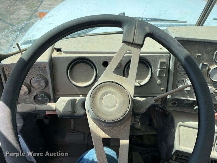 image for item DP0027 2001 Mack RD688S  water truck