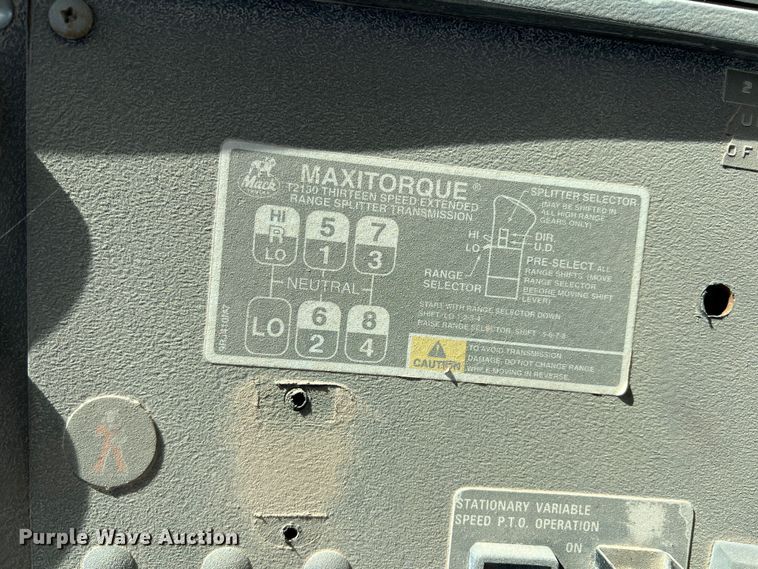 image for item DP0027 2001 Mack RD688S  water truck