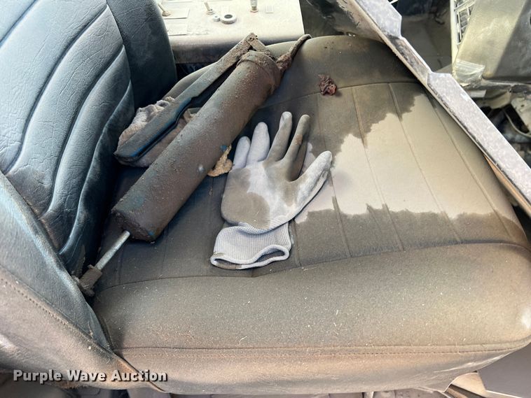 image for item DP0027 2001 Mack RD688S  water truck