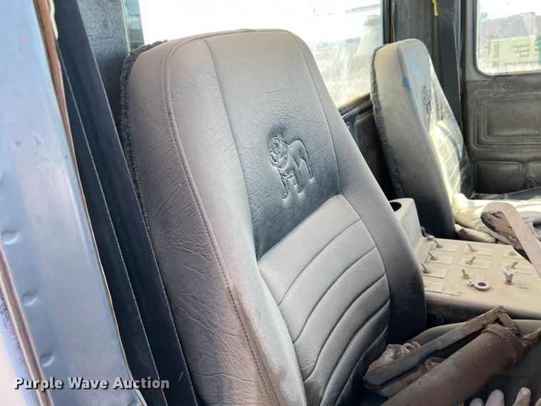 image for item DP0027 2001 Mack RD688S  water truck