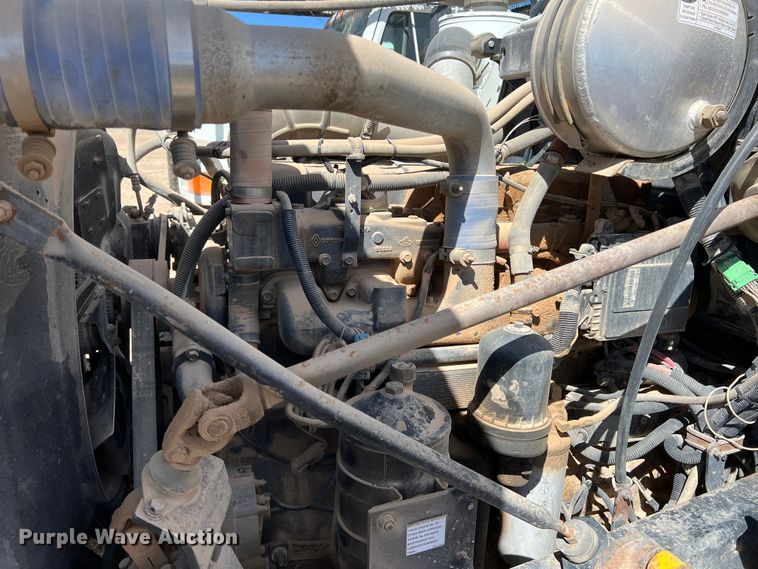 image for item DP0027 2001 Mack RD688S  water truck