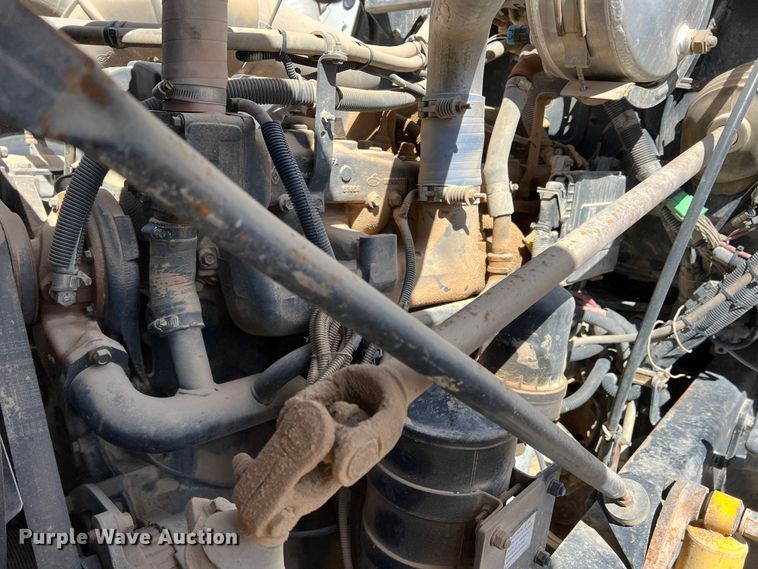 image for item DP0027 2001 Mack RD688S  water truck