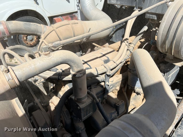 image for item DP0027 2001 Mack RD688S  water truck