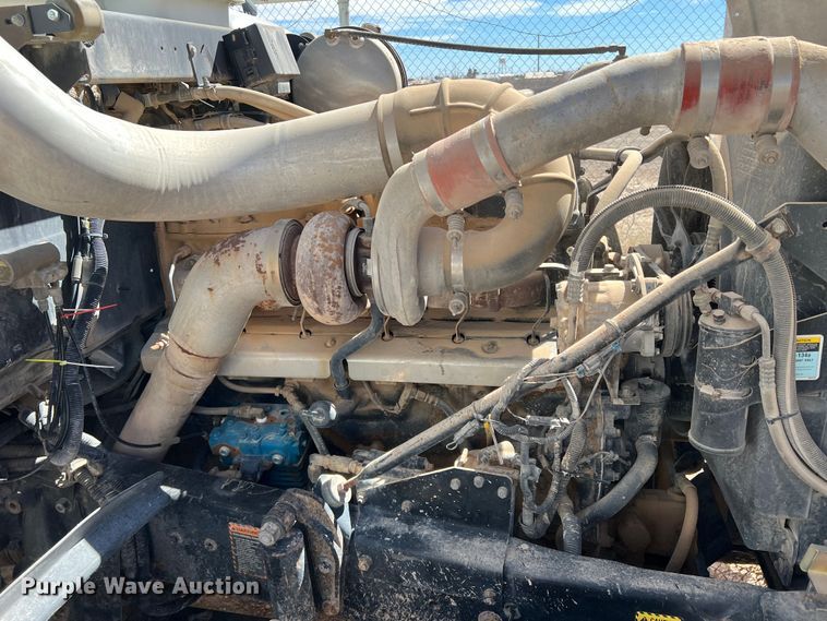 image for item DP0027 2001 Mack RD688S  water truck