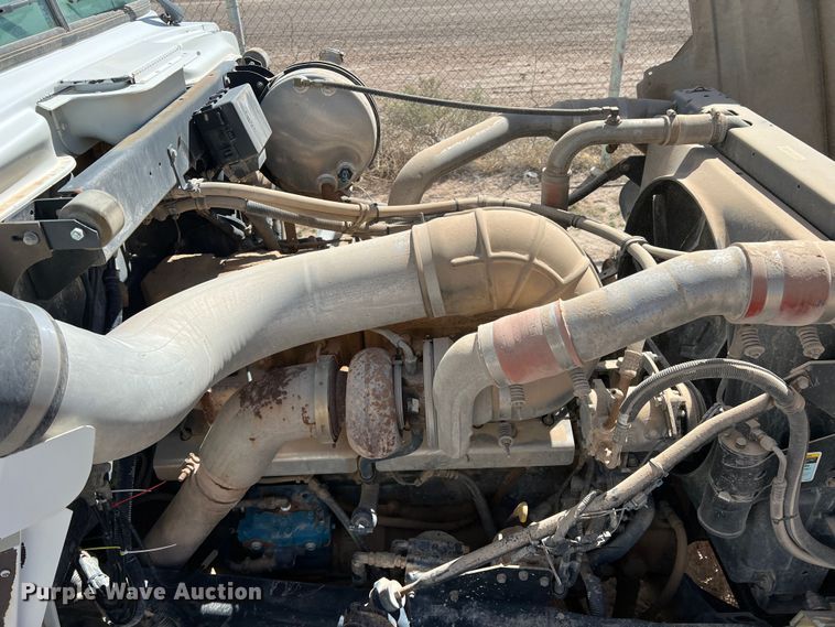 image for item DP0027 2001 Mack RD688S  water truck