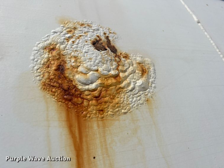 image for item DP0027 2001 Mack RD688S  water truck