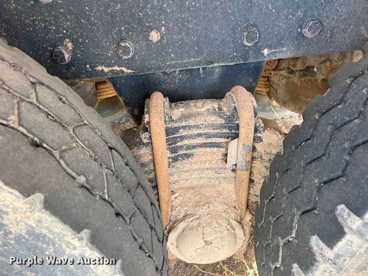 image for item DP0027 2001 Mack RD688S  water truck