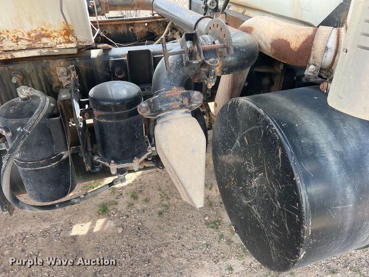 image for item DP0027 2001 Mack RD688S  water truck