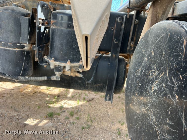 image for item DP0027 2001 Mack RD688S  water truck