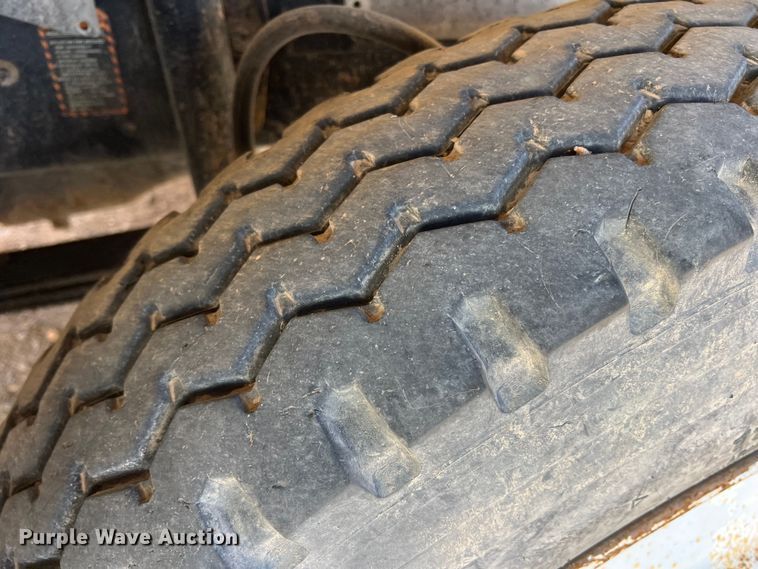 image for item DP0027 2001 Mack RD688S  water truck