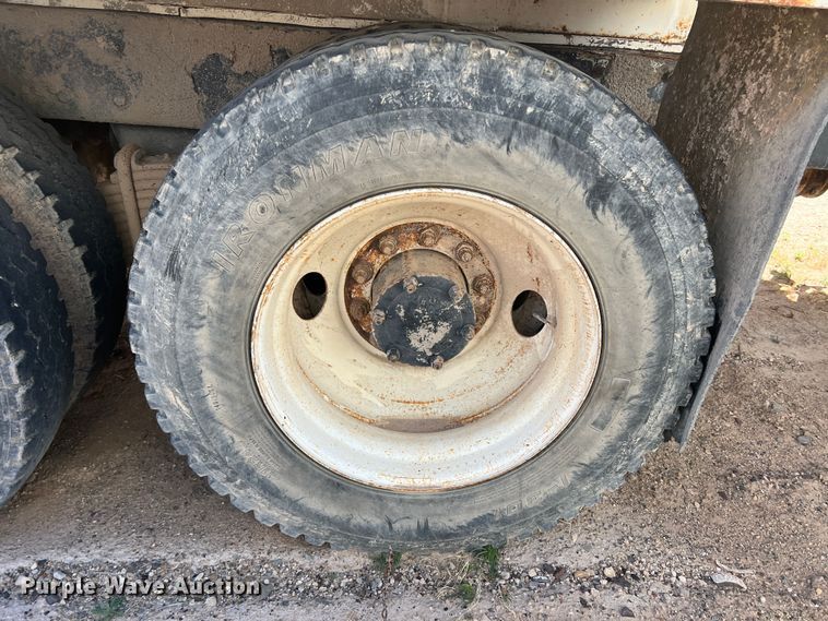 image for item DP0027 2001 Mack RD688S  water truck