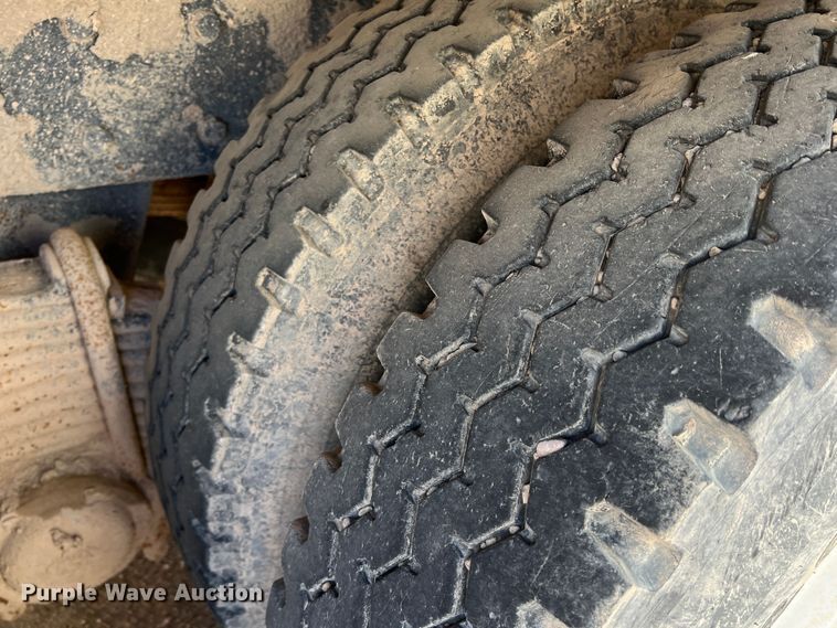 image for item DP0027 2001 Mack RD688S  water truck