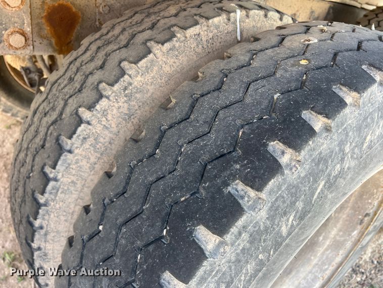 image for item DP0027 2001 Mack RD688S  water truck