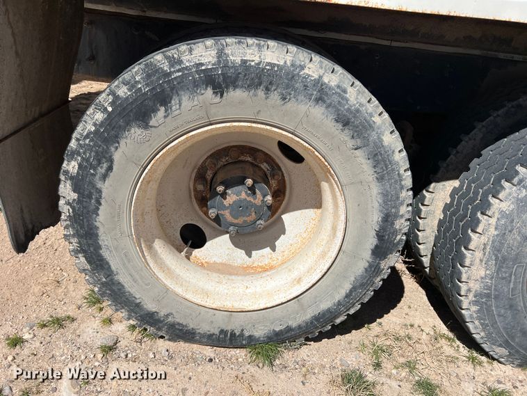 image for item DP0027 2001 Mack RD688S  water truck