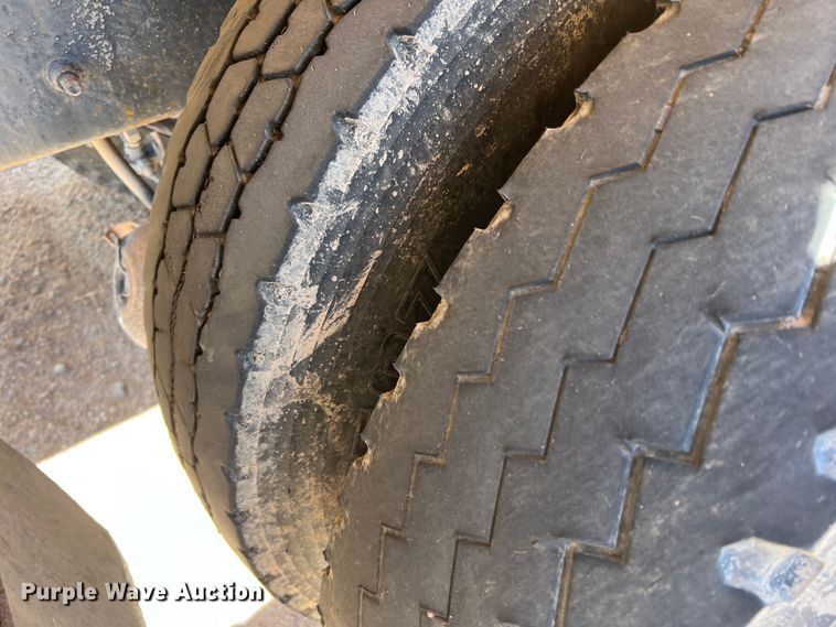 image for item DP0027 2001 Mack RD688S  water truck