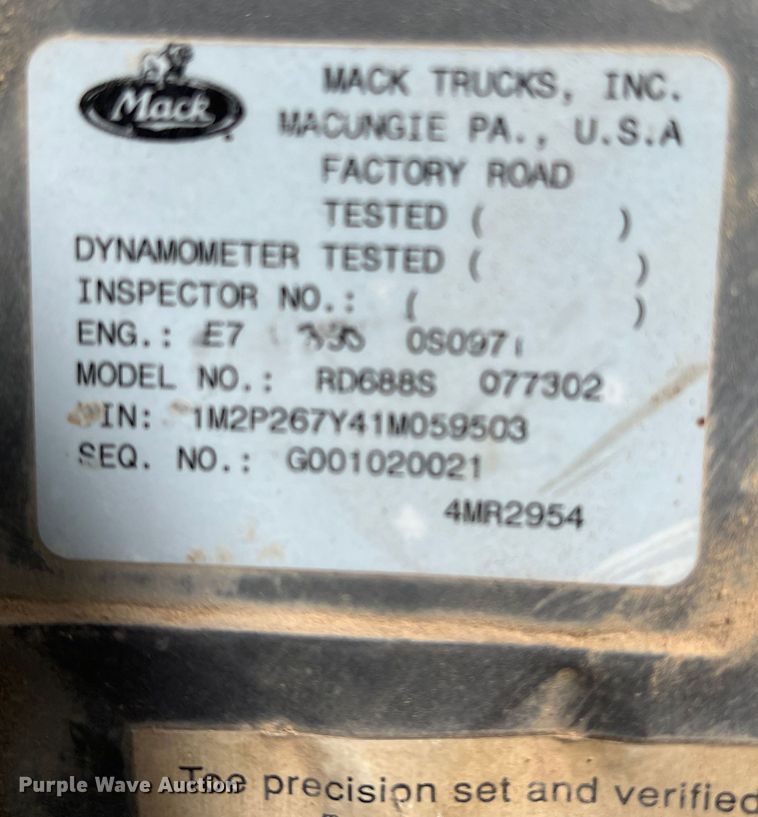 image for item DP0027 2001 Mack RD688S  water truck