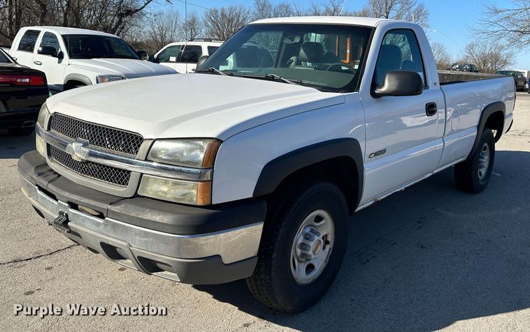 image for item DR6053 2003 Chevrolet Silverado 2500  pickup truck
