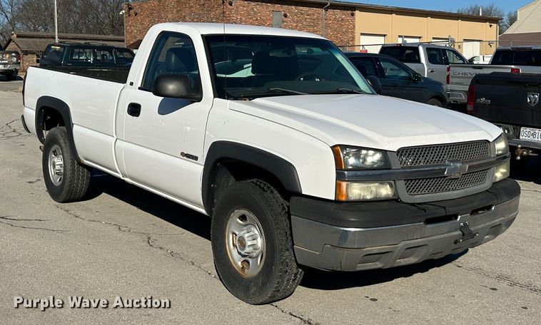 image for item DR6053 2003 Chevrolet Silverado 2500  pickup truck
