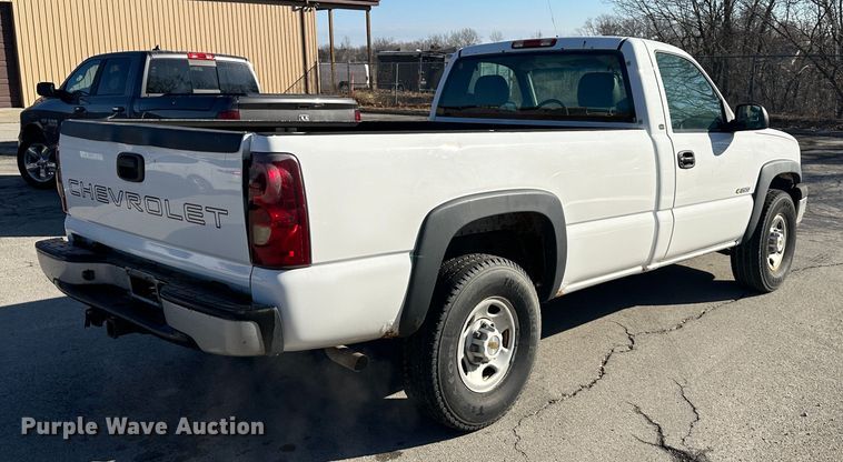 image for item DR6053 2003 Chevrolet Silverado 2500  pickup truck