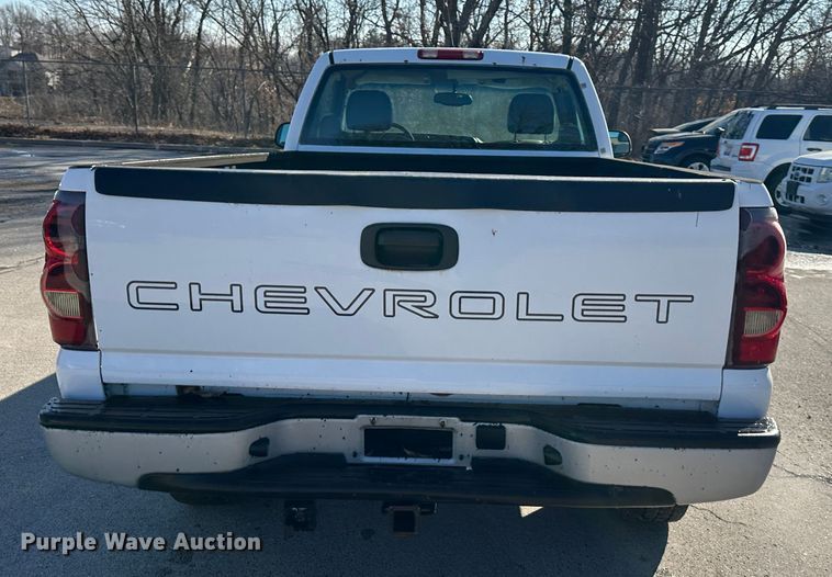 image for item DR6053 2003 Chevrolet Silverado 2500  pickup truck