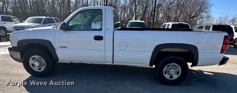 image for item DR6053 2003 Chevrolet Silverado 2500  pickup truck