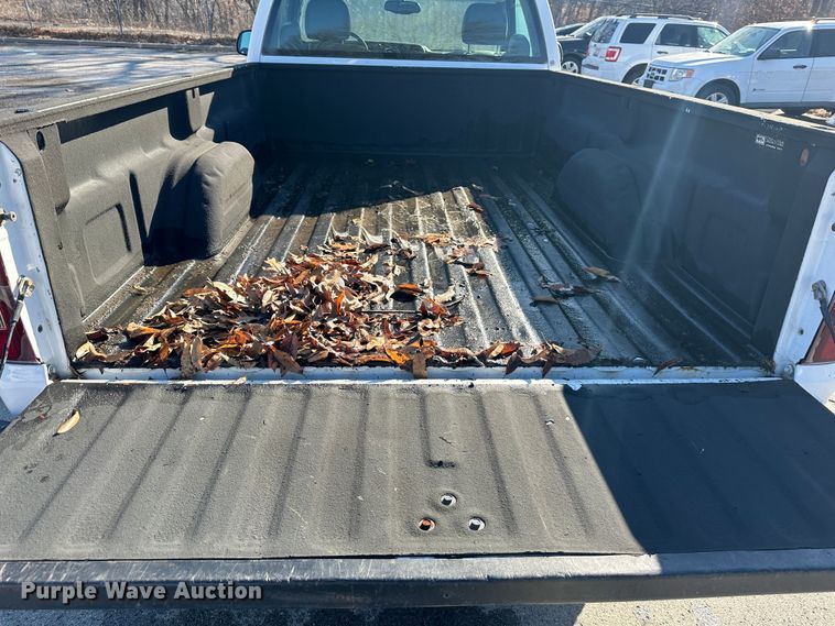 image for item DR6053 2003 Chevrolet Silverado 2500  pickup truck