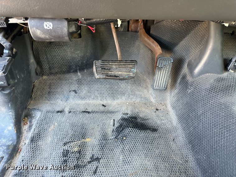 image for item DR6053 2003 Chevrolet Silverado 2500  pickup truck