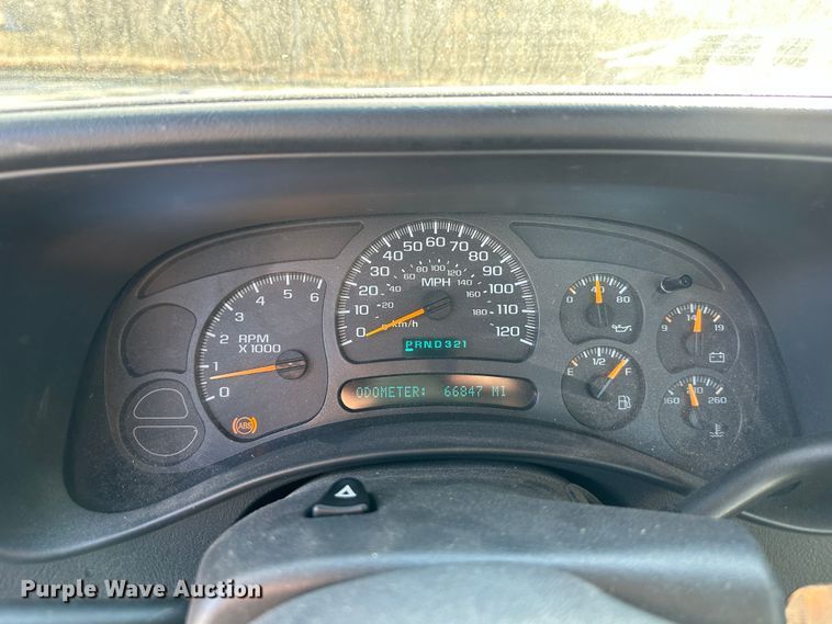 image for item DR6053 2003 Chevrolet Silverado 2500  pickup truck