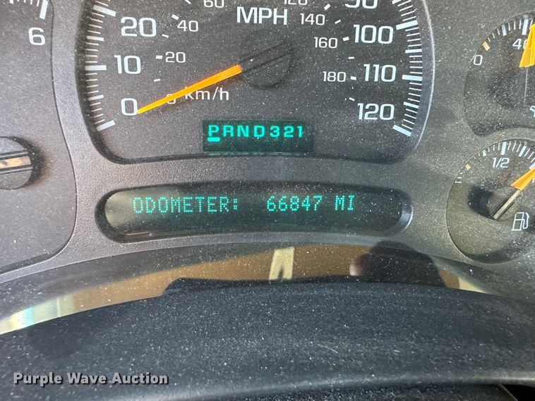 image for item DR6053 2003 Chevrolet Silverado 2500  pickup truck