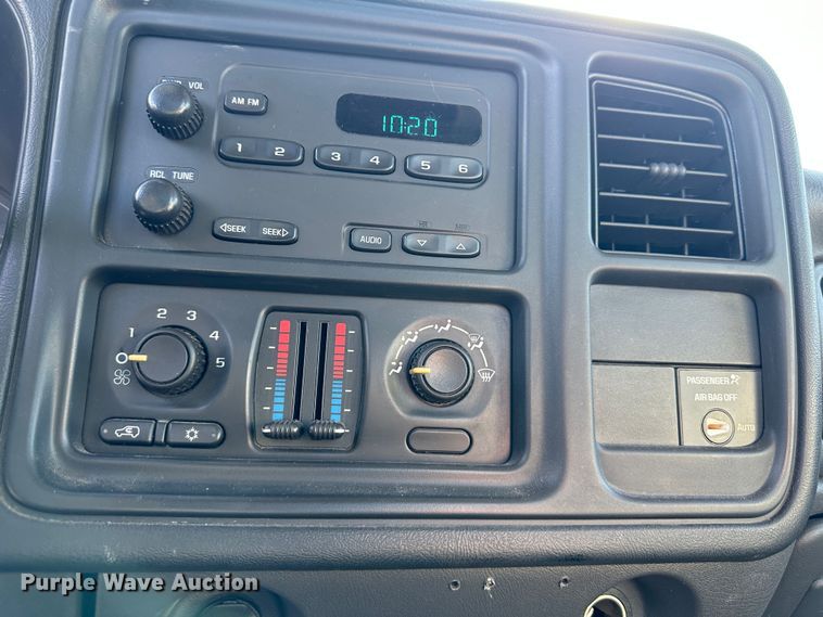 image for item DR6053 2003 Chevrolet Silverado 2500  pickup truck