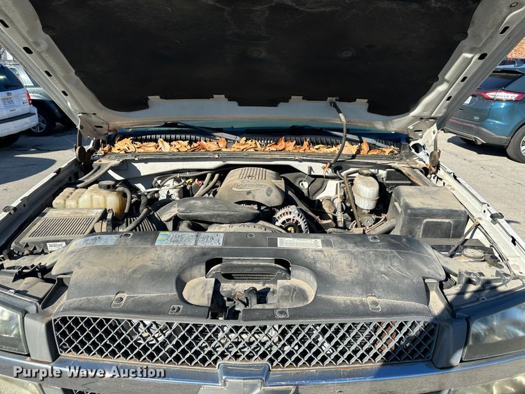 image for item DR6053 2003 Chevrolet Silverado 2500  pickup truck