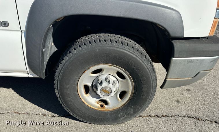 image for item DR6053 2003 Chevrolet Silverado 2500  pickup truck