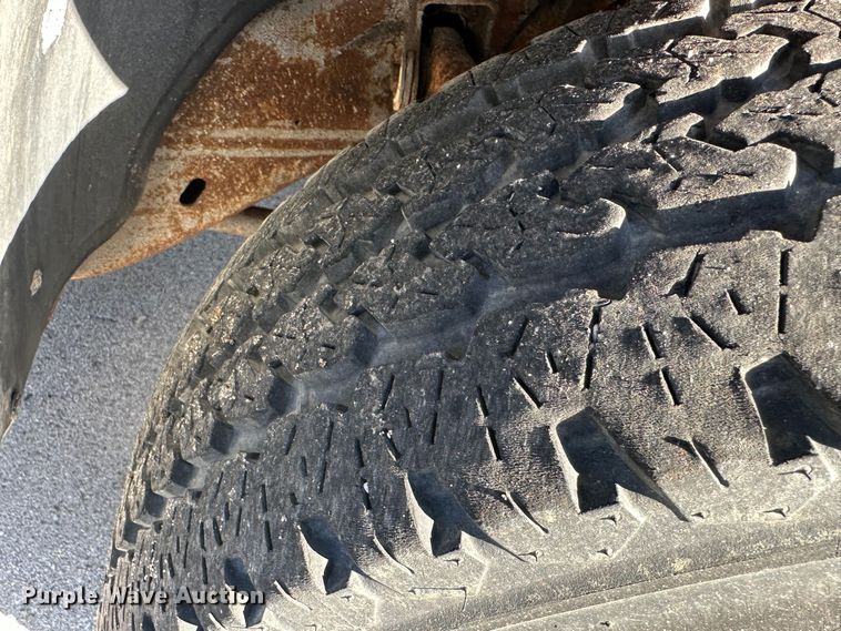 image for item DR6053 2003 Chevrolet Silverado 2500  pickup truck